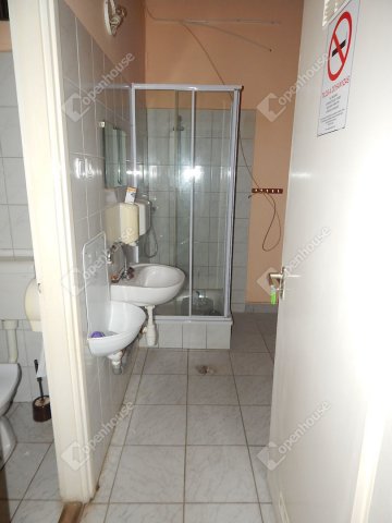 Eladó üzlethelyiség, Szentgáloskéren 9 M Ft, 1 szobás