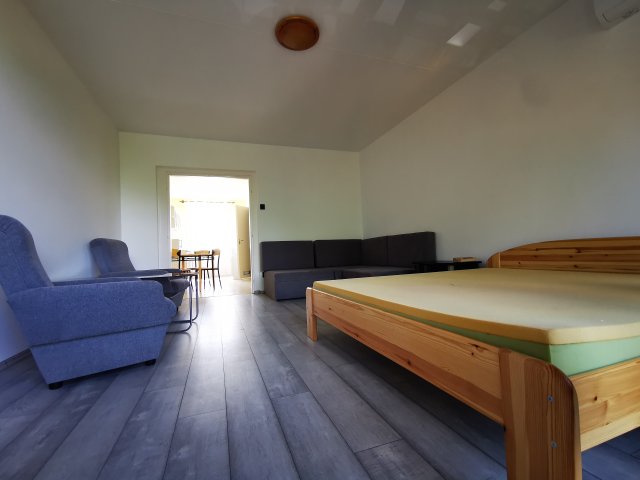Kiadó panellakás, albérlet, Kecskeméten 130 E Ft / hó, 1 szobás