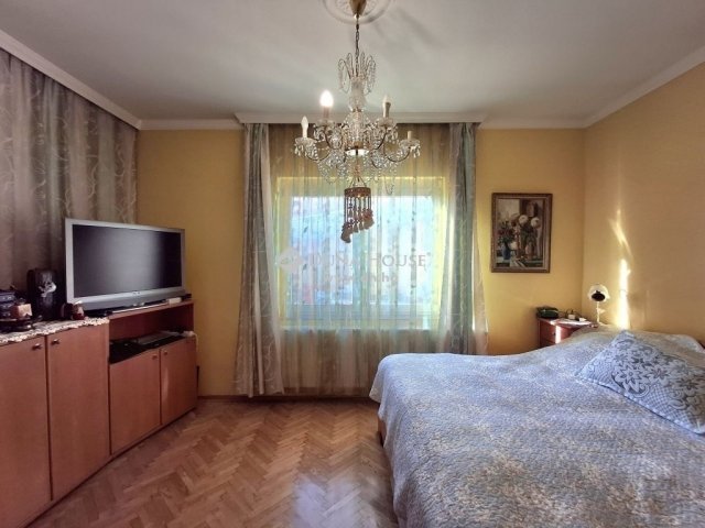 Eladó családi ház, Debrecenben 195 M Ft, 6 szobás