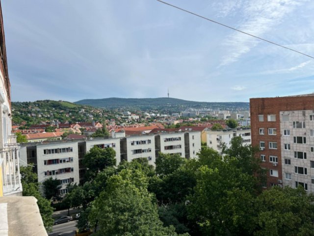 Eladó téglalakás, Pécsett, Esztergár Lajos utcában 45.5 M Ft