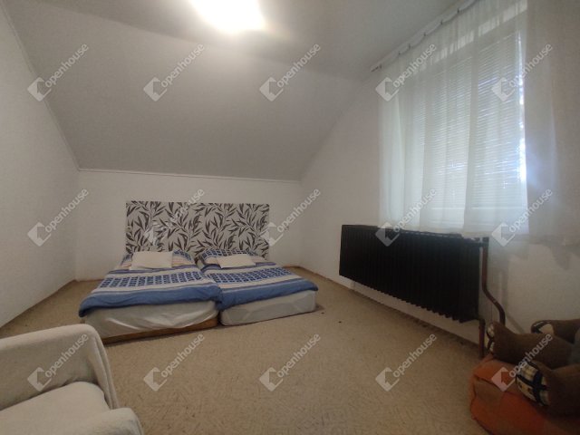 Eladó családi ház, Komáromban 69 M Ft, 4 szobás