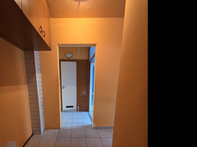 Eladó panellakás, Pécsett 35.75 M Ft, 2 szobás