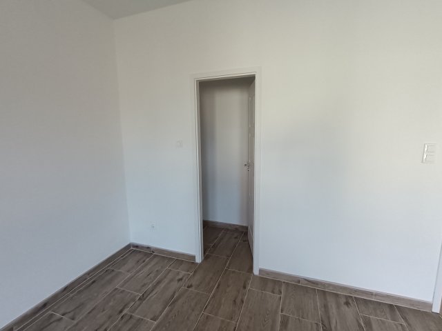 Eladó téglalakás, Cegléden 32.9 M Ft, 1 szobás
