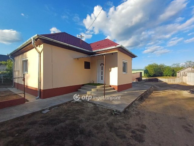 Eladó családi ház, Magyon 22.9 M Ft, 2+1 szobás