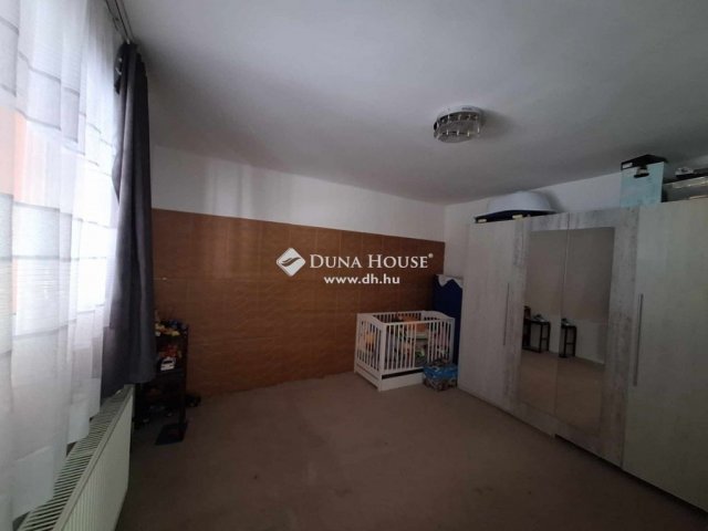 Eladó családi ház, Dunaharasztin 119.9 M Ft, 5 szobás