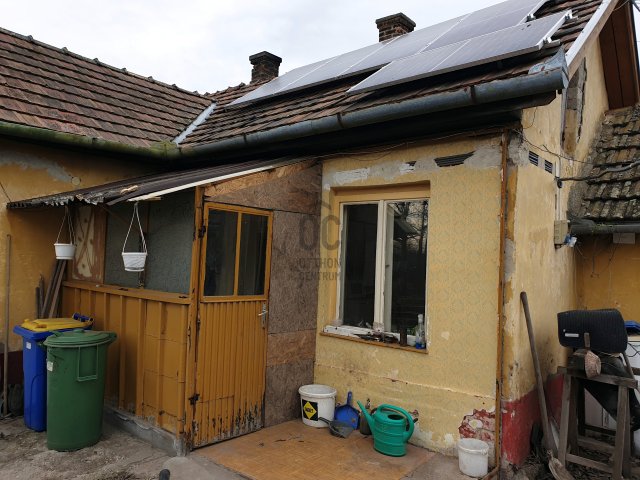 Eladó családi ház, Törtelen 13.2 M Ft, 3 szobás