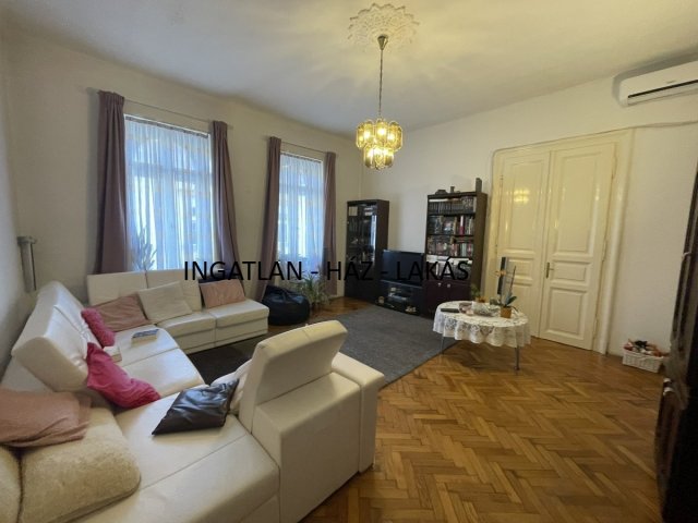 Eladó téglalakás, Budapesten, VI. kerületben 98.9 M Ft, 3 szobás