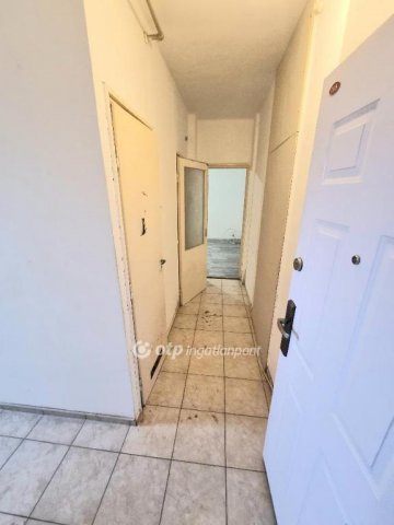 Eladó panellakás, Bátonyterenyén 8.2 M Ft, 1 szobás