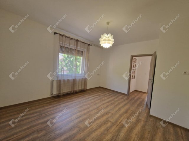Kiadó családi ház, albérlet, Komáromban 500 E Ft / hó