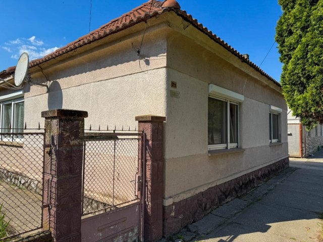 Eladó családi ház, Vajszlón 23 M Ft, 4+1 szobás