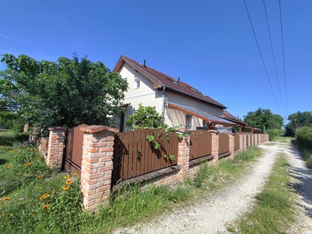 Eladó ikerház, Fóton 79.999 M Ft, 3 szobás