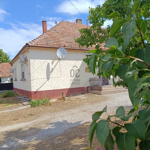 Eladó családi ház, Zalakomáron 33 M Ft, 4 szobás