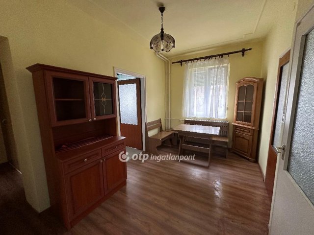 Eladó családi ház, Nyíregyházán 40 M Ft, 2 szobás