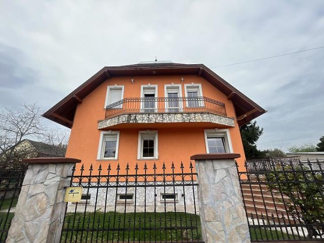 Eladó családi ház, Budapesten, XV. kerületben 125.9 M Ft