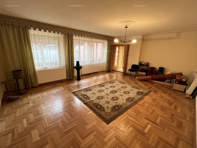 Eladó családi ház, Kaposváron 53.8 M Ft, 5 szobás