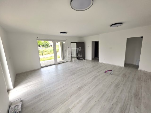 Eladó ikerház, Szentkirályszabadján 82.5 M Ft, 3 szobás