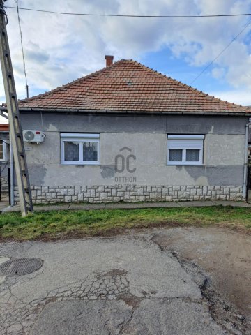 Eladó családi ház, Szentlőrincen 45 M Ft, 3 szobás