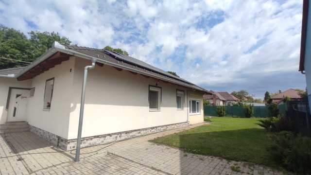 Eladó családi ház, Nagyvenyimen 95 M Ft, 5 szobás