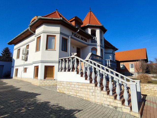 Eladó hotel, Hévízen 327.8 M Ft, 12+2 szobás