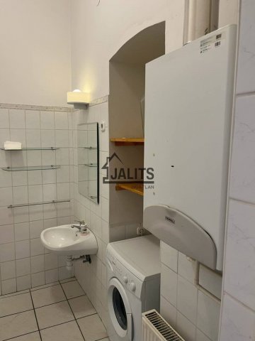 Kiadó téglalakás, albérlet, Budapesten, VI. kerületben