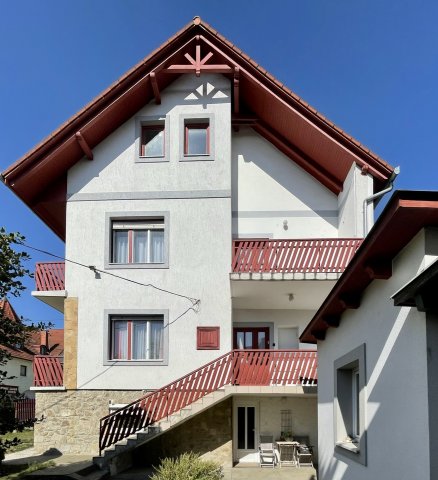 Eladó családi ház, Hévízen 99 M Ft, 7 szobás