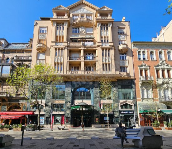 Eladó téglalakás, Budapesten, VI. kerületben 199 M Ft