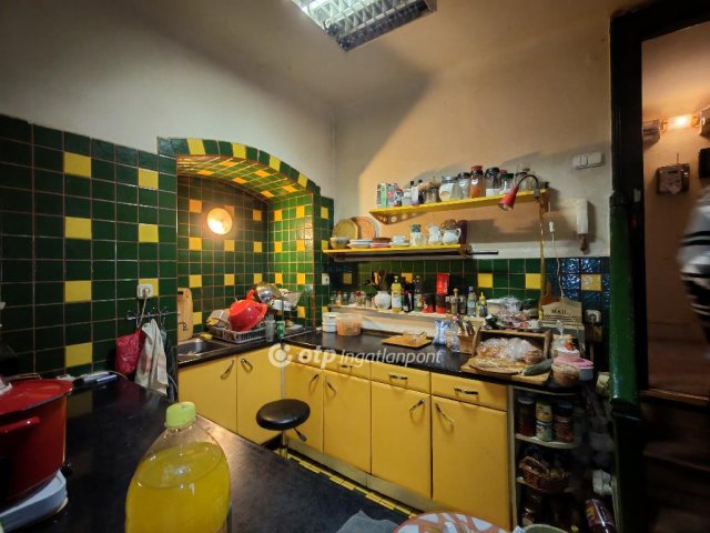 Eladó téglalakás, Budapesten, VI. kerületben 80 M Ft, 4 szobás