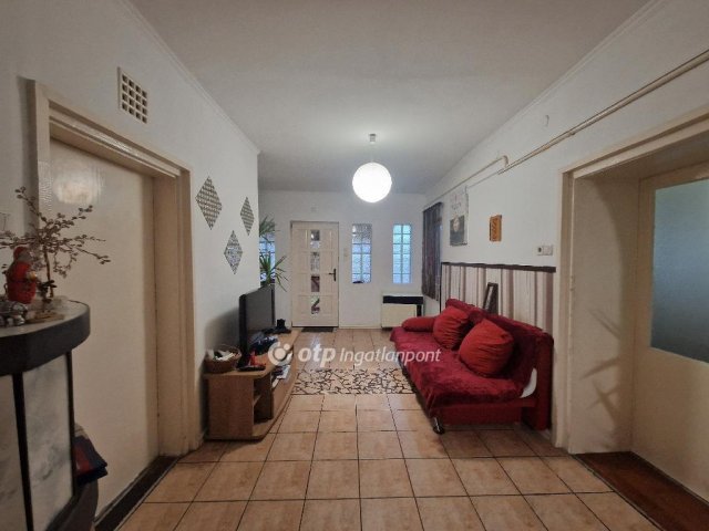 Eladó családi ház, Karcagon 22.9 M Ft, 2 szobás