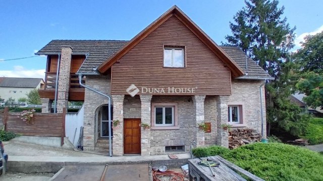 Eladó családi ház, Piliscsabán 280 M Ft, 8 szobás