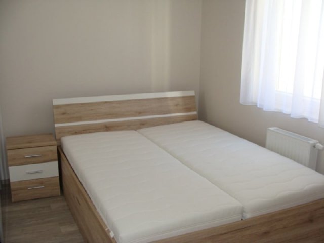 Kiadó téglalakás, albérlet, Pécsett 230 E Ft / hó, 2 szobás