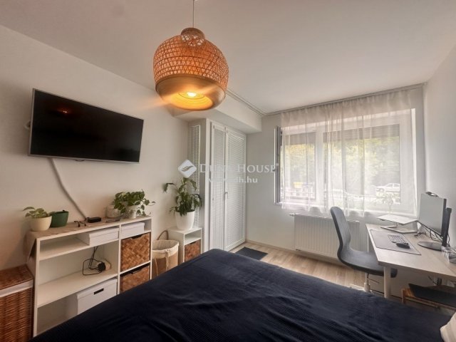 Eladó téglalakás, Zalaegerszegen 56 M Ft, 3 szobás