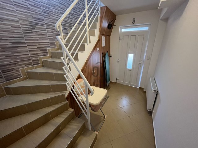 Eladó családi ház, Hajdúszoboszlón 174.9 M Ft, 9 szobás