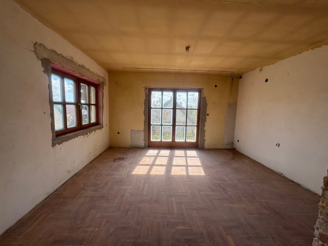 Eladó családi ház, Sukorón 69.9 M Ft, 4 szobás