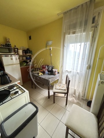 Eladó panellakás, Pécsett, Varsány utcában 32.9 M Ft, 2 szobás