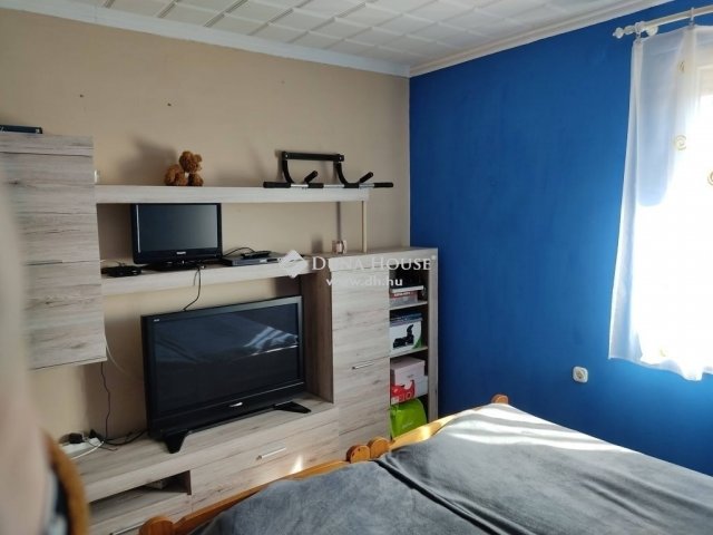 Eladó családi ház, Kerepesen 129.9 M Ft, 4 szobás