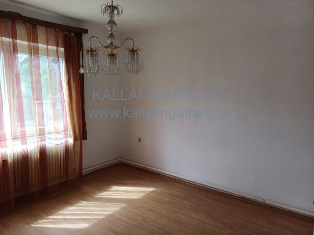 Eladó családi ház, Nagyhalászban 21.5 M Ft, 4 szobás
