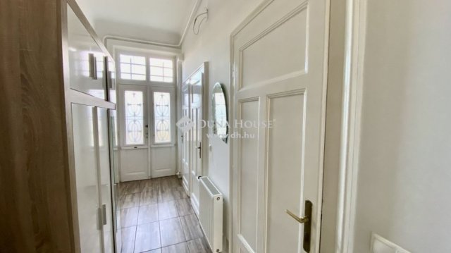 Eladó téglalakás, Budapesten, VI. kerületben 99 M Ft, 3 szobás