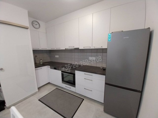 Kiadó téglalakás, albérlet, Tatán 290 E Ft / hó, 3 szobás