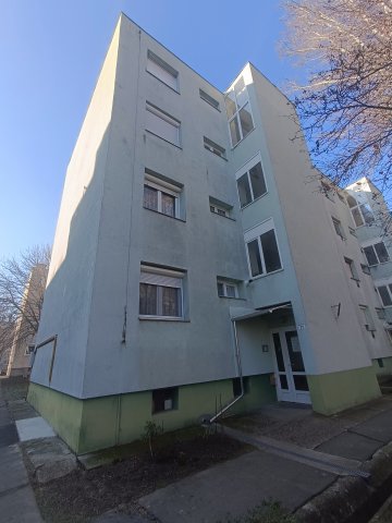 Eladó téglalakás, Dombóváron 22.9 M Ft, 2+1 szobás