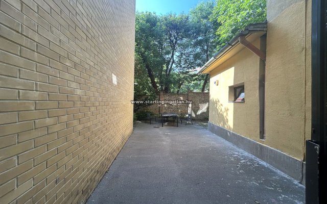 Kiadó iroda, Budapesten, III. kerületben 310 E Ft / hó, 2 szobás