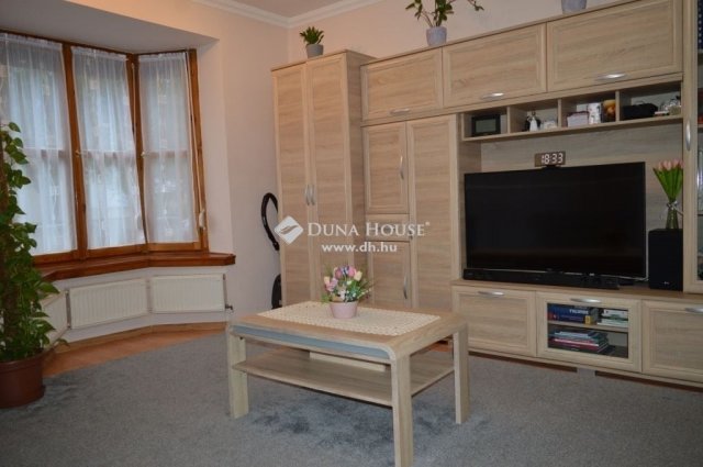Eladó téglalakás, Debrecenben 79 M Ft, 3 szobás