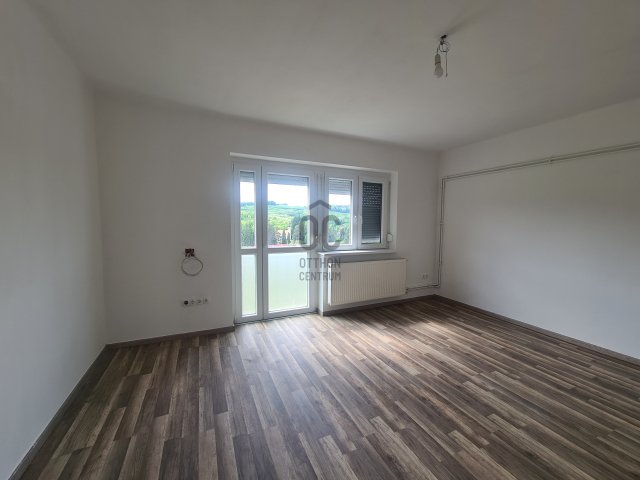 Eladó téglalakás, Bázakerettyén 17.9 M Ft, 2 szobás
