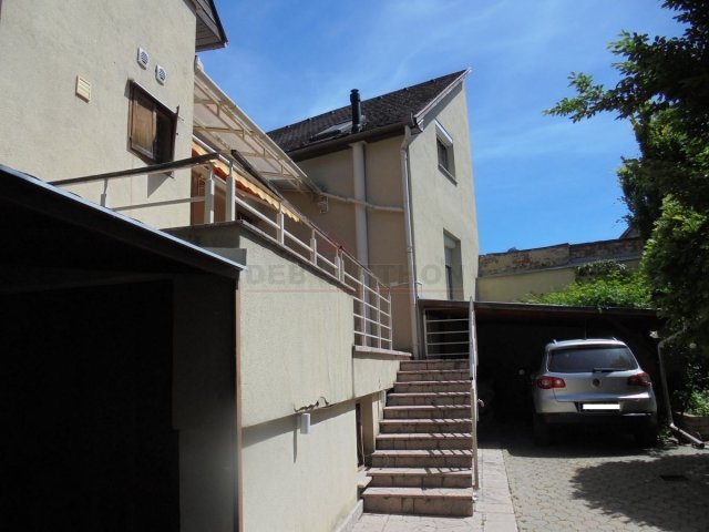 Eladó családi ház, Debrecenben 160 M Ft, 4 szobás