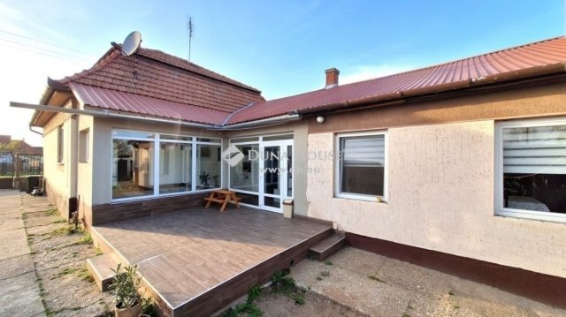 Eladó családi ház, Ceglédbercelen 90 M Ft, 4 szobás