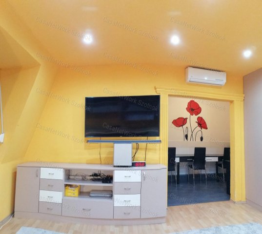 Eladó panellakás, Szolnokon 39.99 M Ft, 1+3 szobás
