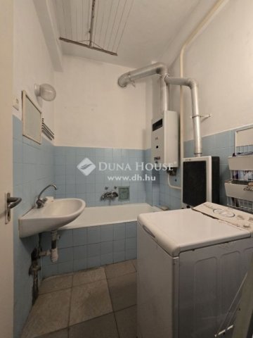 Eladó téglalakás, Budapesten, X. kerületben 38 M Ft, 1 szobás