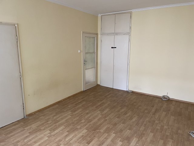 Eladó téglalakás, Győrött 32.9 M Ft, 1 szobás