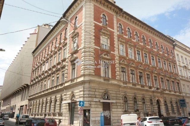 Eladó téglalakás, Budapesten, VI. kerületben 93.728 M Ft