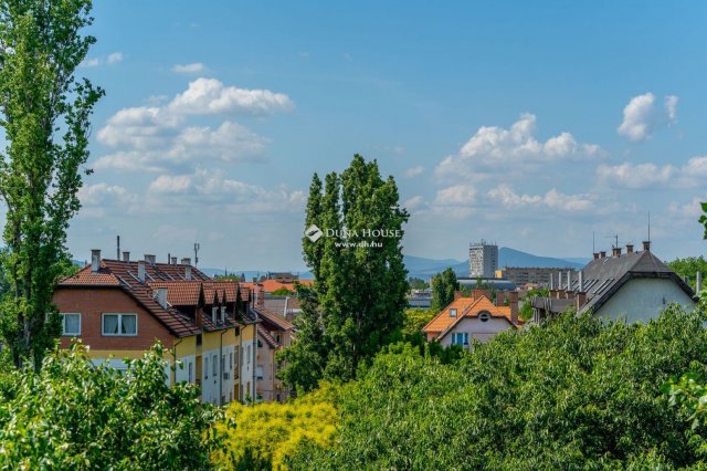 Eladó téglalakás, Budapesten, XIV. kerületben 69.9 M Ft