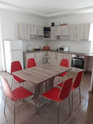 Kiadó családi ház, albérlet, Pécsett 470 E Ft / hó, 3 szobás